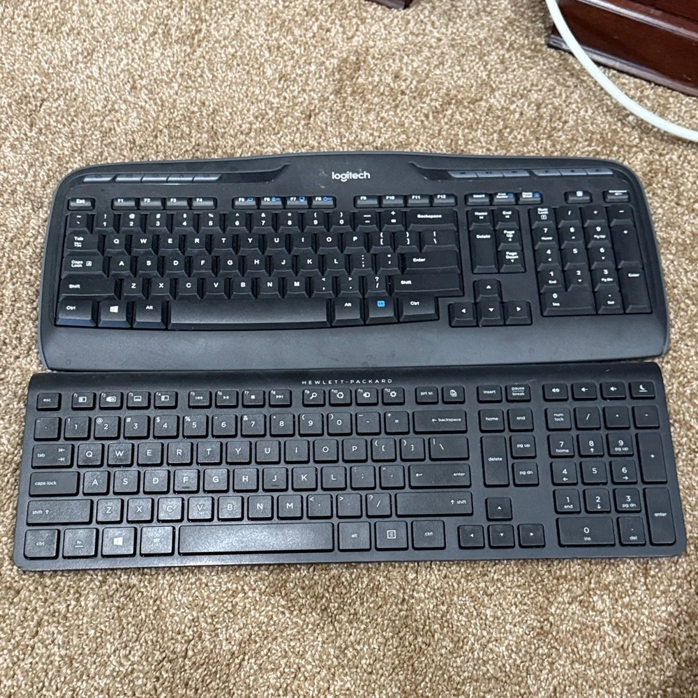Set of 2 wireless keyboards